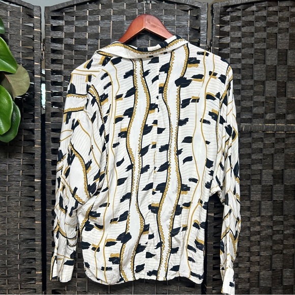 Reiss white dolman sleeves faux wrap blouse size 6 made of flowy viscose - Picture 11 of 11